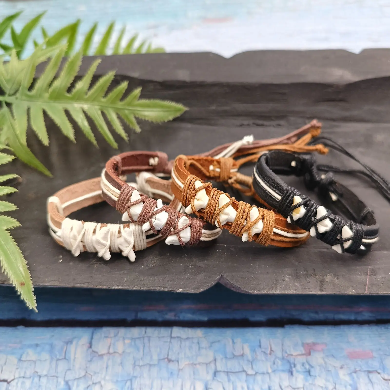 Кожаный Браслет-манжета с 3 акульими зубами, оптовая продажа ювелирных изделий ручной работы, браслеты для унисекс