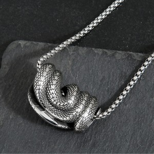 Yunnique – collier avec pendentif serpent pour hommes, en acier inoxydable, design animal géométrique, bijoux rétro cool, accessoire de mode - Product Image 3