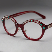 Bijoux de luxe Lunettes personnalisées en acétate rouge Monture optique pour femmes avec incrustation de pierres précieuses turquoises et détails en métal