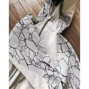 Chaqueta Cortavientos Impermeable y Resistente al Viento con Cremallera y Puños Ajustables de Nailon y Poliéster Personalizada - Product Image 3