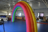 Arche gonflable arc-en-ciel en vente chaude 2026, arche de ballons arc-en-ciel pour les événements