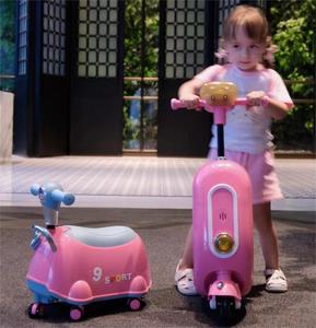 Giocattolo da Esterno Auto Scorrevole a 3 Ruote Monopattino per Bambini Stile <span class=keywords><strong>Vespa</strong></span> - Product Image 4