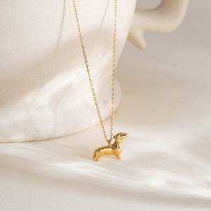 สร้อยคอจี้รูปสุนัขน่ารัก โทนสีทอง เครื่องประดับสำหรับสวมใส่ทุกวันสำหรับผู้หญิง โซ่สแตนเลส ดีไซน์น้ำหนักเบา - Product Image 4