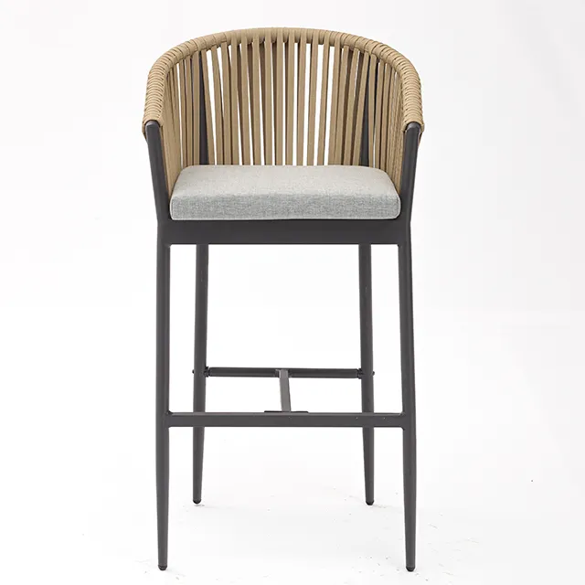 Taburete de Bar de ratán tejido, Marco recubierto de polvo negro, silla de Bar gris, 100 Uds. En stock de muebles comerciales contemporáneos modernos de Metal