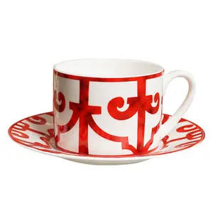 Conjunto de xícara e pires de chá de porcelana de osso de cerâmica de cerâmica vermelha fina a granel com os melhores serviços