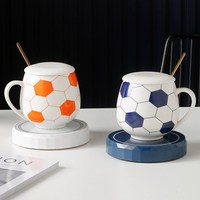 Mug en céramique au design football 2026, cadeau d'affaires créatif avec couvercle et cuillère pour le lait, le café, le thé chaud, cadeaux promotionnels