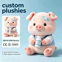 Boneka Babi Pink OEM dengan Botol Obat dan Perban Kepala, Maskot Perawatan Bayi dari Pabrik