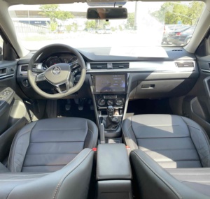 Venta al por Mayor de Autos Usados Volkswagen <span class=keywords><strong>Bora</strong></span> <span class=keywords><strong>2008</strong></span> 1.6L Manual Versión Fashion Sedán Compacto para Exportación Autos Usados de Segunda Mano - Product Image 3