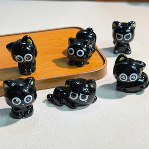 จี้เรซิ่นรูปแมวดำตาโตน่ารัก การ์ตูนจิ๋ว ของตกแต่ง DIY สำหรับทำพวงกุญแจ กาวครีม ของตกแต่งเคสมือถือ งานฝีมือ - Product Image 2