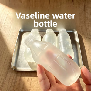 ของเล่นบีบขวดน้ำแร่วาสลีนใส ของเล่นบีบขวดน้ำมันมะพร้าวแบบขึ้นรูปได้ บีบแล้วคืนรูปช้า ของเล่นคลายเครียด - Product Image 1