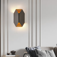 Lampe murale LED géométrique postmoderne en acier inoxydable pour salon, chambre, couloir, escalier - Design de luxe