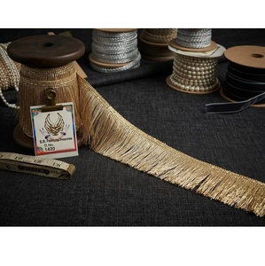 B.R. Ribete Decorativo de Encaje Dorado con Flecos de 2 Pulgadas de Ancho para Sarees, Lehengas, Bolsos, Tela y Adornos Textiles - Product Image 1