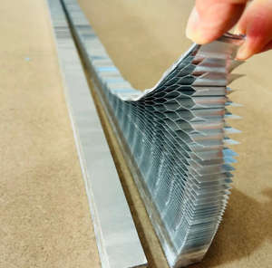 Noyau en <span class=keywords><strong>nid</strong></span> <span class=keywords><strong>d</strong></span>'<span class=keywords><strong>abeille</strong></span> en aluminium personnalisé pour la <span class=keywords><strong>d</strong></span>écoration des bâtiments, <span class=keywords><strong>nid</strong></span> <span class=keywords><strong>d</strong></span>'<span class=keywords><strong>abeille</strong></span> en aluminium - Product Image 6