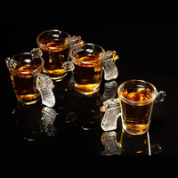Verre à shooter personnalisé en forme de pistolet à boire petit gobelet à shot de vodka de 2oz avec poignée de pistolet