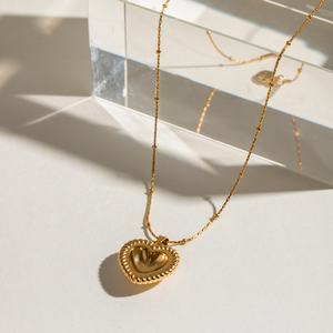 Collar de Acero Inoxidable con Forma de Corazón y Piedra Ojo de Tigre, Elegante y Versátil, Collar Dorado con Forma de Corazón para Mujer - Product Image 2