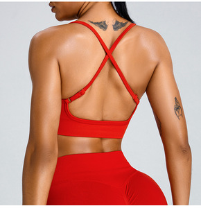 Ensemble de fitness pour femme : Soutien-gorge de sport et de yoga sans coutures à dos croisé réglable avec coussinets amovibles et short de yoga taille haute à séchage rapide et effet push-up - Product Image 4