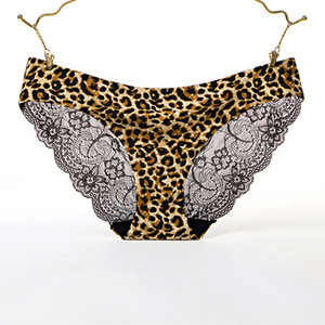 Slip da Donna Senza Cuciture con Inserti in Pizzo, Morbidi sulla Pelle, Multicolore, Comodi e Traspiranti - Product Image 3