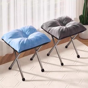 Reposapiés Plegable Minimalista con Patas Metálicas para Oficina o Sofá, Diseño de Acero Inoxidable, Tamaño Infantil - Product Image 1