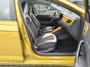 Voiture d'<span class=keywords><strong>occasion</strong></span> Volkswagen <span class=keywords><strong>Polo</strong></span> <span class=keywords><strong>automatique</strong></span> à traction avant, intérieur foncé, véhicule compact d'<span class=keywords><strong>occasion</strong></span> à vendre, berline, modèle 2023 - Product Image 2