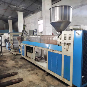 Old Vacuum thermoforming machine For disposable plastic cup and lunch box