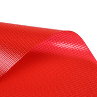 Catégorie de produits Bâche enduite transparente de petit pain de tissu de maille de PVC de rouge bleu blanc clair