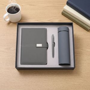 Cadeau d'entreprise personnalisé : Tasse isotherme et carnet avec logo sur mesure - Product Image 3