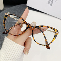Léopard mode femmes hommes lunettes cadres 2024 mode Anti Blue Ray lunettes clair TR90 optique violet rayures cadre lunettes