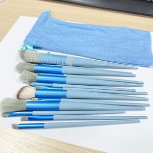 Set di 13 Pennelli per Trucco per Correttore, Pennelli per Balsamo Labbra, Pennelli per Eyeliner, Pennelli per Sopracciglia, Pennelli per Viso e Fard - Product Image 5