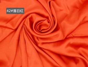 Nuovo Tessuto in Raso di Seta di Gelso 100% 16 Momme Larghezza 114cm Tinta Unita Super Liscio per Abiti da Sposa Abbigliamento e Biancheria da Letto - Product Image 6