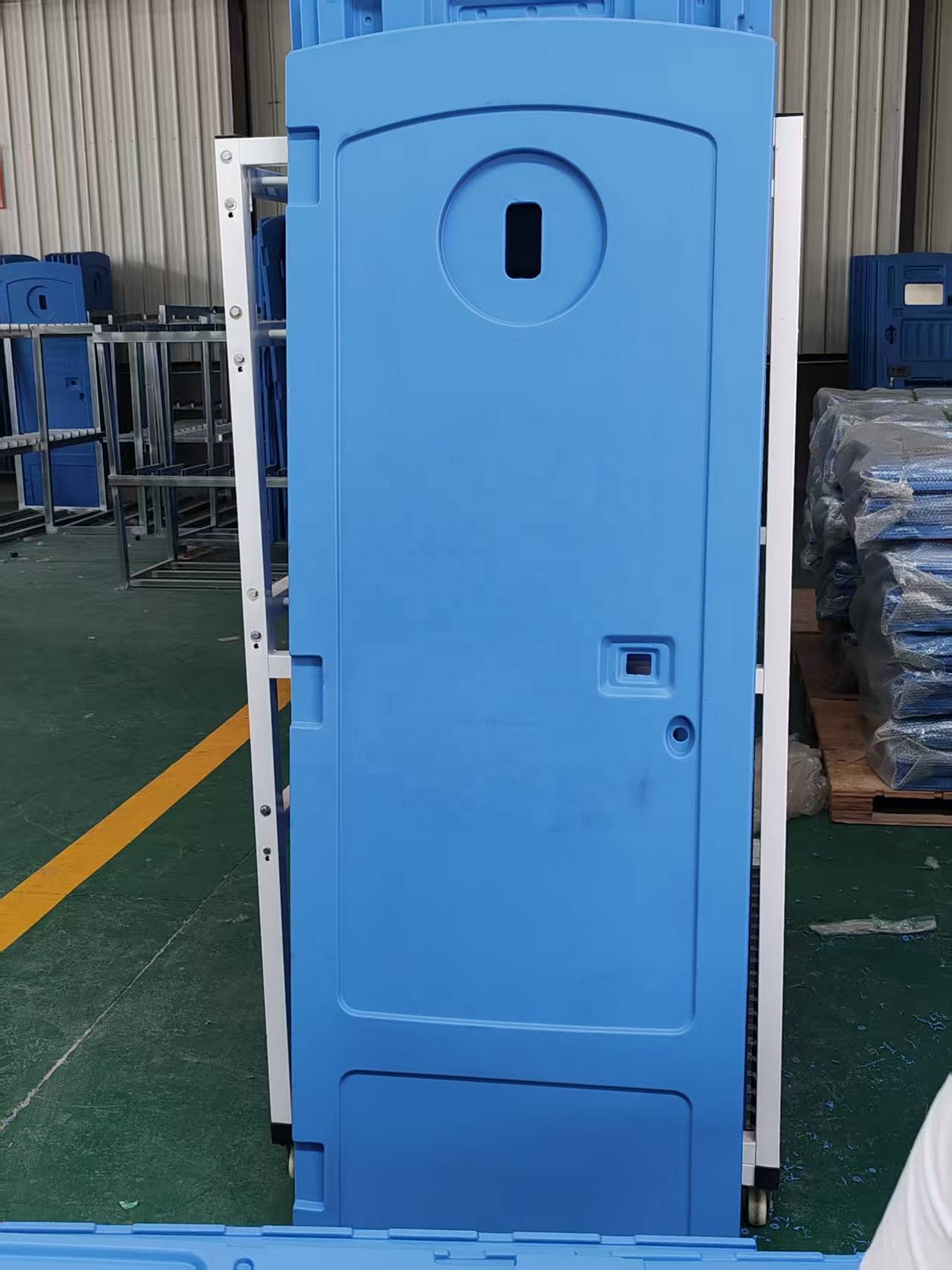 Low Shipping Cost Direct China Factory Mobile Outdoor Bathroom Portalet Camping Plastic Toilet Portable Toilet Portalet for Sale 1