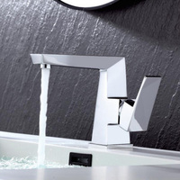 Robinet de salle de bain monotrou moderne avec mitigeur de lavabo à poignée unique au fini chromé