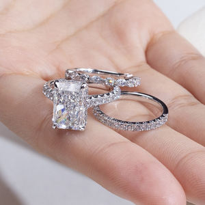 แหวนเพชรทรงเรเดียนท์ 14K รุ่น MSR-2042 ของ Messi Jewelry สำหรับผู้หญิง - Product Image 5