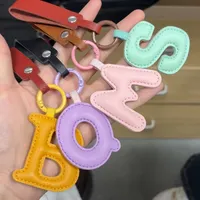 Lindo Llavero de Cuero Acolchado con Letra, Anillo para Llaves con Inicial Personalizada, Colgante con Nombre Personalizado para Regalo o Recuerdo