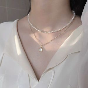 Collier de perles à motifs blancs populaires 2024, pendentif diamant clouté de flocon de neige en argent, design unique et délicatesse élégante - Product Image 5