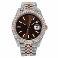 Montre en acier inoxydable avec verre de quartz serti de moissanite, éclat radieux, détails précis, luxe antique sophistiqué, unisexe