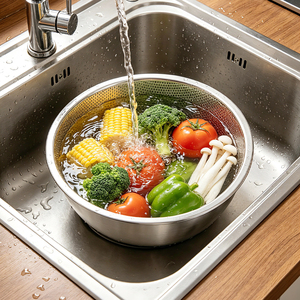Bol mélangeur en acier inoxydable avec insert passoire, compatible lave-vaisselle, design minimaliste pour la préparation de salades, usage domestique - Product Image 4