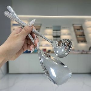 Louche de service en acier inoxydable martelé, ustensile de cuisine durable pour usage domestique et professionnel - Product Image 2