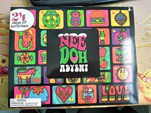 กล่องของขวัญสุ่มของเล่นบีบได้ Needoh Advent Calendar สำหรับเด็กอายุ 14 ปีขึ้นไป ทำจาก TPE เหมาะสำหรับทุกเพศทุกวัย ของเล่นคริสต์มาสและอีสเตอร์ - Product Image 5