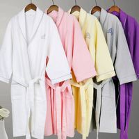 Ensemble de peignoirs gaufrés pour hôtel et spa en 100 % coton égyptien avec logo brodé personnalisé, col en V et cordon de serrage, séchage rapide
