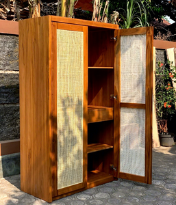 Armoire moderne en bois massif avec portes, placard de rangement sur pied pour chambre et entrée - Product Image 6