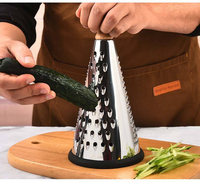 Râpe conique multifonction en acier inoxydable avec manche en bois, râpe manuelle pour pommes de terre, légumes, fromage, gadget de cuisine