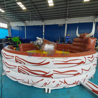 Attractions de fête de luxe extrêmes Toro mécanique gonflable avec barre de saut rotative pour enfants, capacité 500 kg, portable