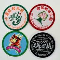 2024 insignes de patch brodés thermocollants à la mode personnalisés étiquettes de vêtement à coudre patchs de broderie thermocollants en dentelle vêtements à fleurs