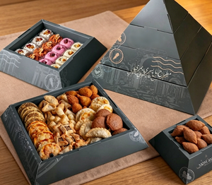 Caja de Regalo de Chocolate de Lujo, Caja de Comida Halal Personalizada para Llevar, Caja Piramidal para Pastelería, Postres y Dulces, Empaque para Platos Piramidales - Product Image 1