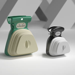 Vietnam Pet Pick Cleaner 350ml, ramasse-crottes avec 1 rouleau de sacs, 1 mousqueton, taille M, emballé en boîte individuelle - Product Image 3