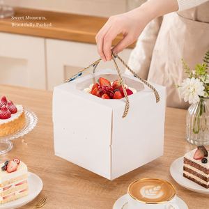 Boîte d'emballage alimentaire portable et recyclable, résistante à l'huile, avec motif de dessin animé mignon, certifiée CE, pour gâteaux et desserts - Product Image 1