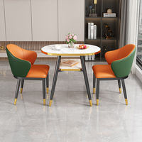 Table ronde simple moderne à louer pour petit appartement, table de réception familiale pour balcon, table de négociation et combinaison de chaises