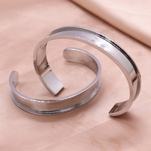 Bracciali Scanalati Personalizzati alla Moda all'Ingrosso per Donna con Anello Aperto Fai-da-Te in Acciaio Inossidabile Anticato - Product Image 4