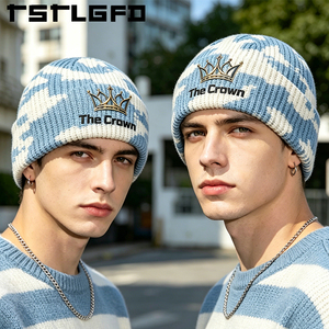 Gorro de punto tie-dye con logo personalizado, venta al por mayor, gorro de invierno bordado con tela suave, gorra estilo streetwear, fabricante de gorros tipo skull cap - Product Image 4