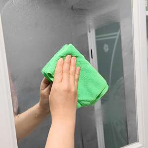 Chiffon en microfibre 300gsm pour le nettoyage <span class=keywords><strong>de</strong></span> la salle <span class=keywords><strong>de</strong></span> bain 30x40cm 40x40 Serviette pour le miroir, le verre, l'évier et l'<span class=keywords><strong>eau</strong></span> pour la salle blanche <span class=keywords><strong>de</strong></span> surface générale - Product Image 2